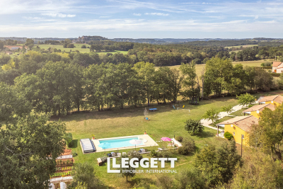 Maison à vendre à HAUTEFORT  - 21 pièces - 415 m² 