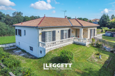 Maison à vendre à ST GENIS D HIERSAC  - 6 pièces - 133 m² 