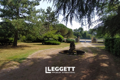 Maison à vendre à MONTPON MENESTEROL  - 15 pièces - 300 m² 