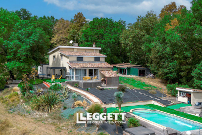 Maison à vendre à MONTESQUIEU Montesquieu - 8 pièces - 268 m² 