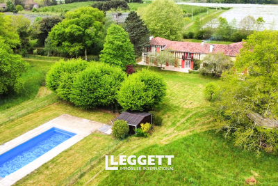 Maison à vendre à VILLENEUVE-DE-MARSAN  - 11 pièces - 450 m² 