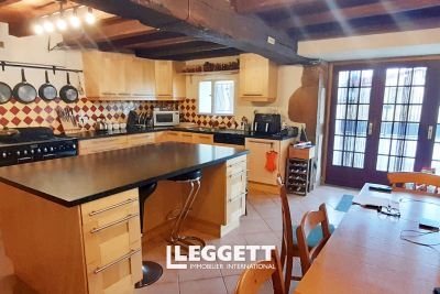 Maison &agrave; vendre &agrave; MONLONG  - 9 pi&egrave;ces - 181 m&sup2; 