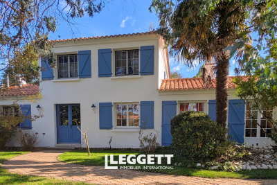 Maison &agrave; vendre &agrave; LA GARNACHE  - 8 pi&egrave;ces - 164 m&sup2; 