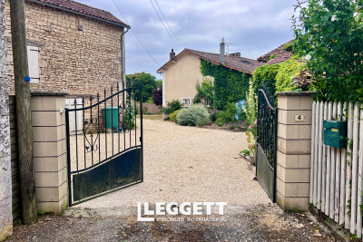 Maison à vendre à VOULEME  - 5 pièces - 186 m² 