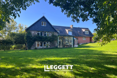 Maison à vendre à LES MONTS D'AUNAY  - 7 pièces - 198 m² 