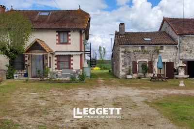 Maison à vendre à CHAUNAY  - 9 pièces - 247 m² 