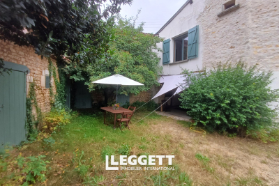 Maison à vendre à CIVRAY  - 7 pièces - 200 m² 