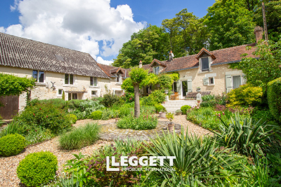 Maison à vendre à CHARNIZAY  - 9 pièces - 310 m² 