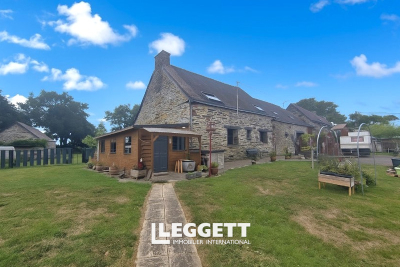 Maison à vendre à LA GACILLY Le Tour-du-Parc - 6 pièces - 186 m² 