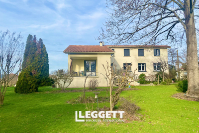 Maison à vendre à ST NICOLAS DE LA GRAVE Montesquieu - 10 pièces - 230 m² 