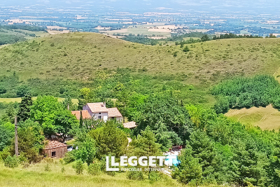 Maison à vendre à LAURAC  - 13 pièces - 277 m² 