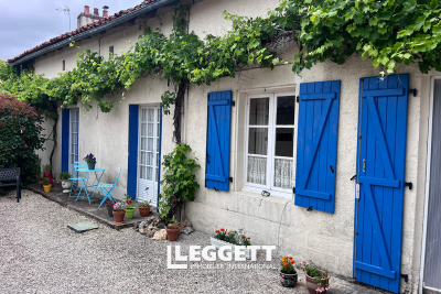 Maison à vendre à LA CHAPELLE BATON  - 4 pièces - 175 m² 