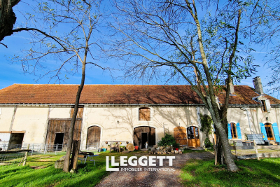 Maison à vendre à MONTPON MENESTEROL  - 6 pièces - 201 m² 