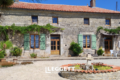 Maison à vendre à CHAUNAY  - 13 pièces - 312 m² 