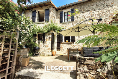 Maison &agrave; vendre &agrave; TERRES-DE-HAUTE-CHARENTE  - 6 pi&egrave;ces - 132 m&sup2; 