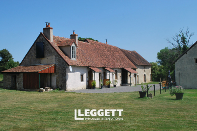 Maison à vendre à BRIGUEIL LE CHANTRE  - 11 pièces - 240 m² 