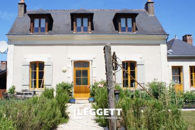 Maison à vendre à NOYANT-VILLAGES Baumette (Zone Naturelle) - 8 pièces - 131 m² 