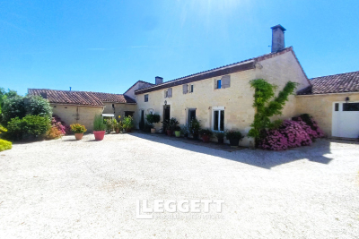 Maison à vendre à LIGNE  - 7 pièces - 250 m² 