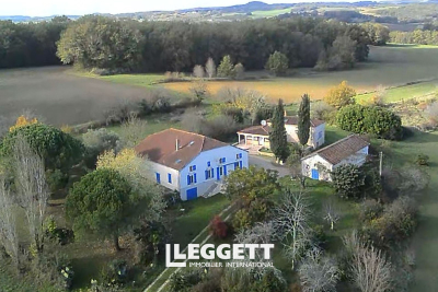 Maison &agrave; vendre &agrave; VILLENEUVE SUR LOT  - 8 pi&egrave;ces - 210 m&sup2; 