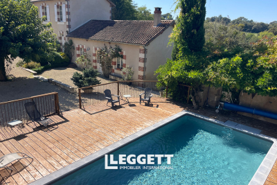 Maison à vendre à PERSAC  - 18 pièces - 418 m² 