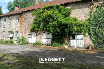 Maison &agrave; vendre &agrave; ST-PIERRE-CHERIGNAT  - 11 pi&egrave;ces - 180 m&sup2; 