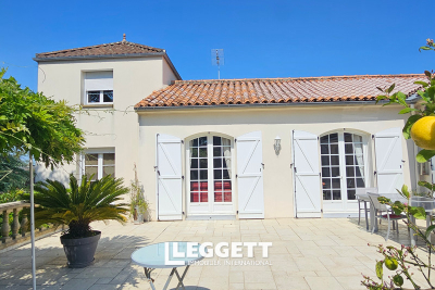 Maison à vendre à LONGEVES L'Île-d'Olonne - 10 pièces - 240 m² 