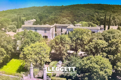 Maison à vendre à QUISSAC  - 13 pièces - 592 m² 