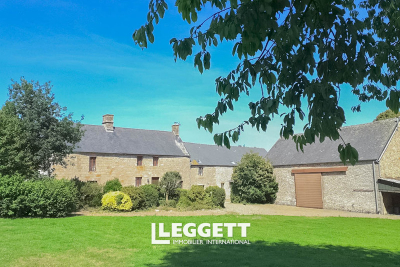 Maison à vendre à LE FERRE Bruz Ouest - 10 pièces - 440 m² 