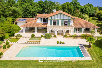 Maison à vendre à ARCANGUES  - 9 pièces - 390 m² 