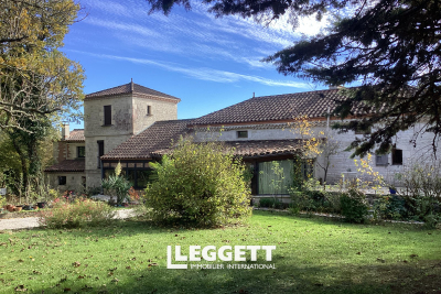 Maison &agrave; vendre &agrave; MONTCUQ-EN-QUERCY-BLANC  - 15 pi&egrave;ces - 420 m&sup2; 