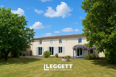 Maison à vendre à GENOUILLE  - 9 pièces - 191 m² 