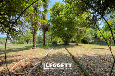 Maison &agrave; vendre &agrave; LAUZUN  - 9 pi&egrave;ces - 322 m&sup2; 