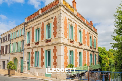 Maison à vendre à PONS  - 13 pièces - 370 m² 