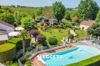 Maison à vendre à SARLAT LA CANEDA  - 11 pièces - 220 m² 