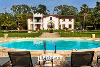 Maison à vendre à ARLES  - 12 pièces - 337 m² 