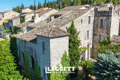 Maison à vendre à VAISON-LA-ROMAINE  - 9 pièces - 215 m² 