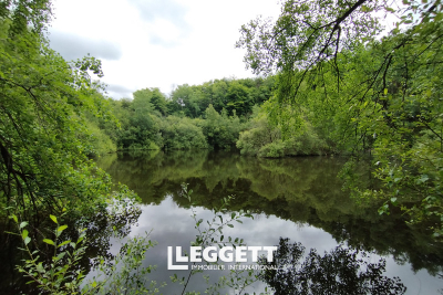 terrain à vendre à CROMAC    