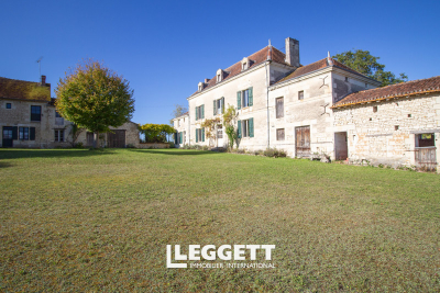 Maison à vendre à RAZINES  - 6 pièces - 280 m² 