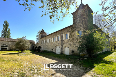 Bien à vendre à LAUZERTE  - 21 pièces - 900 m² 