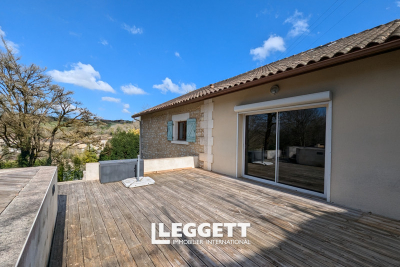 Maison &agrave; vendre maison avec terrain pour chevaux 