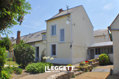Maison à vendre à VERNOIL-LE-FOURRIER Baumette (Zone Naturelle) - 8 pièces - 182 m² 