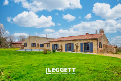 Maison à vendre à MOUTIERS SUR LE LAY L'Île-d'Olonne - 7 pièces - 247 m² 