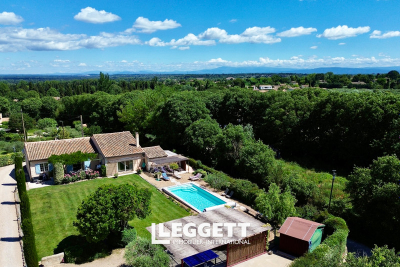 Maison à vendre à ST-RÉMY-DE-PROVENCE  - 6 pièces - 200 m² 