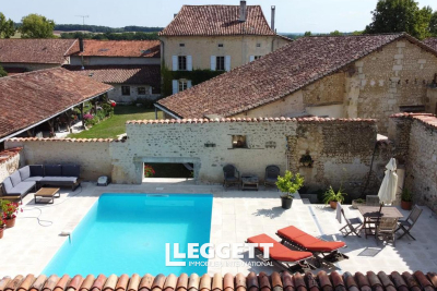 Maison à vendre à PILLAC  - 7 pièces - 260 m² 