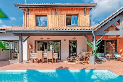 House for sale in LA TESTE-DE-BUCH  - 5 rooms - 144 m² 