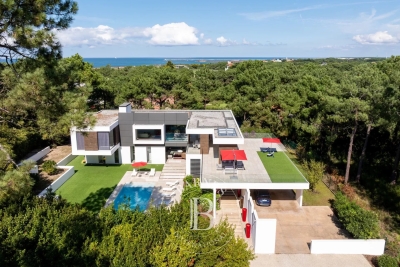 Maison à vendre à ANGLET   - 450 m² 