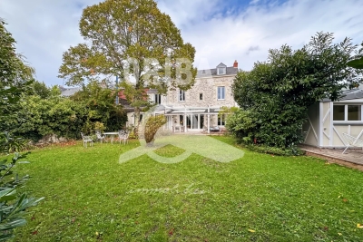 Maison à louer à NANTES  - 8 pièces - 200 m² 