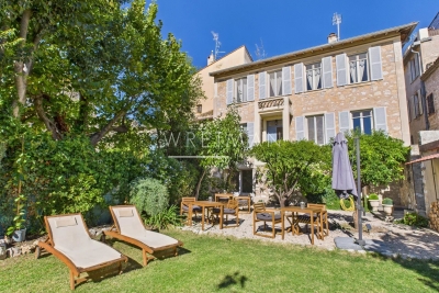 House for sale in VENCE  - 9 rooms - 248 m² 