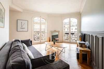 Apartment for sale in PARIS 18EME Les Archives 1 - 3 rooms - 47 m² 