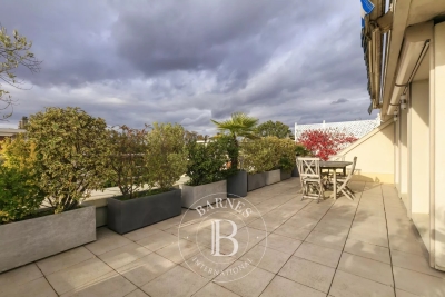 Appartement &agrave; vendre &agrave; NOGENT SUR MARNE  - 5 pi&egrave;ces - 150 m&sup2; 